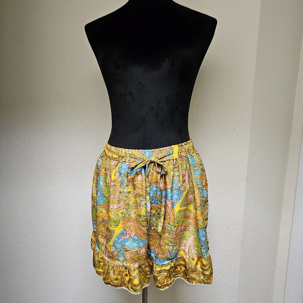 Sari Colorful Paisley Print Shorts-Free Size